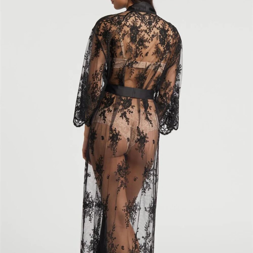 Darling Robe - Picture 3 of 3